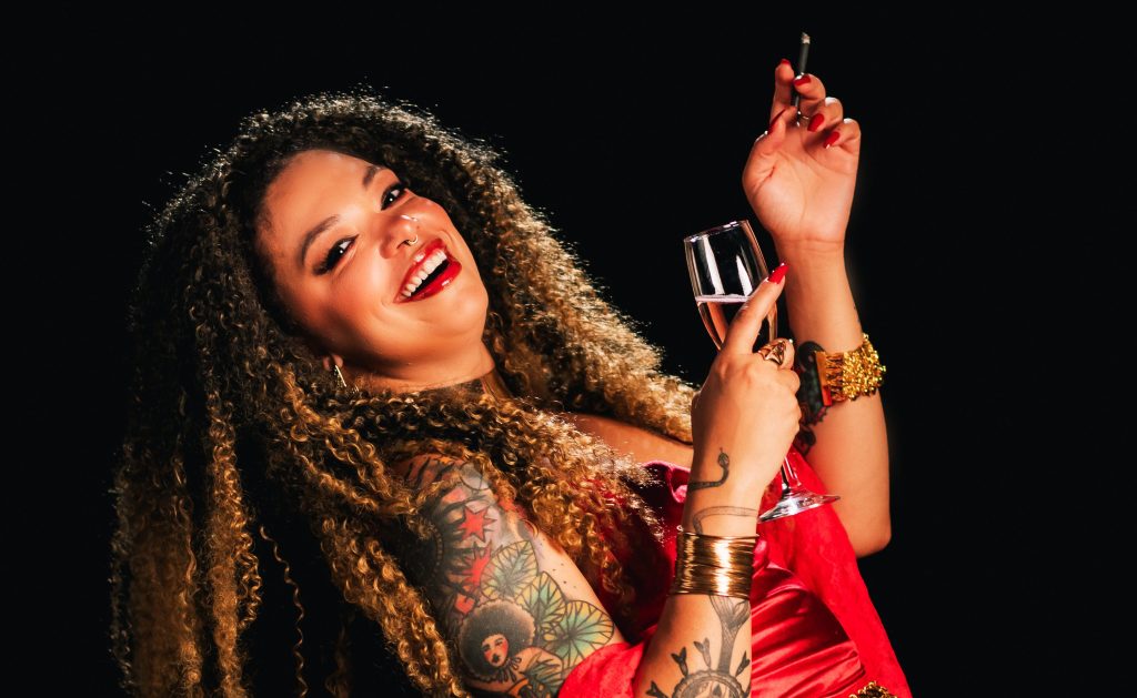 Ana Cacimba lança “Pombagira/ Dona da Casa/ Maria Mariá” e celebra a liberdade&nbsp;feminina