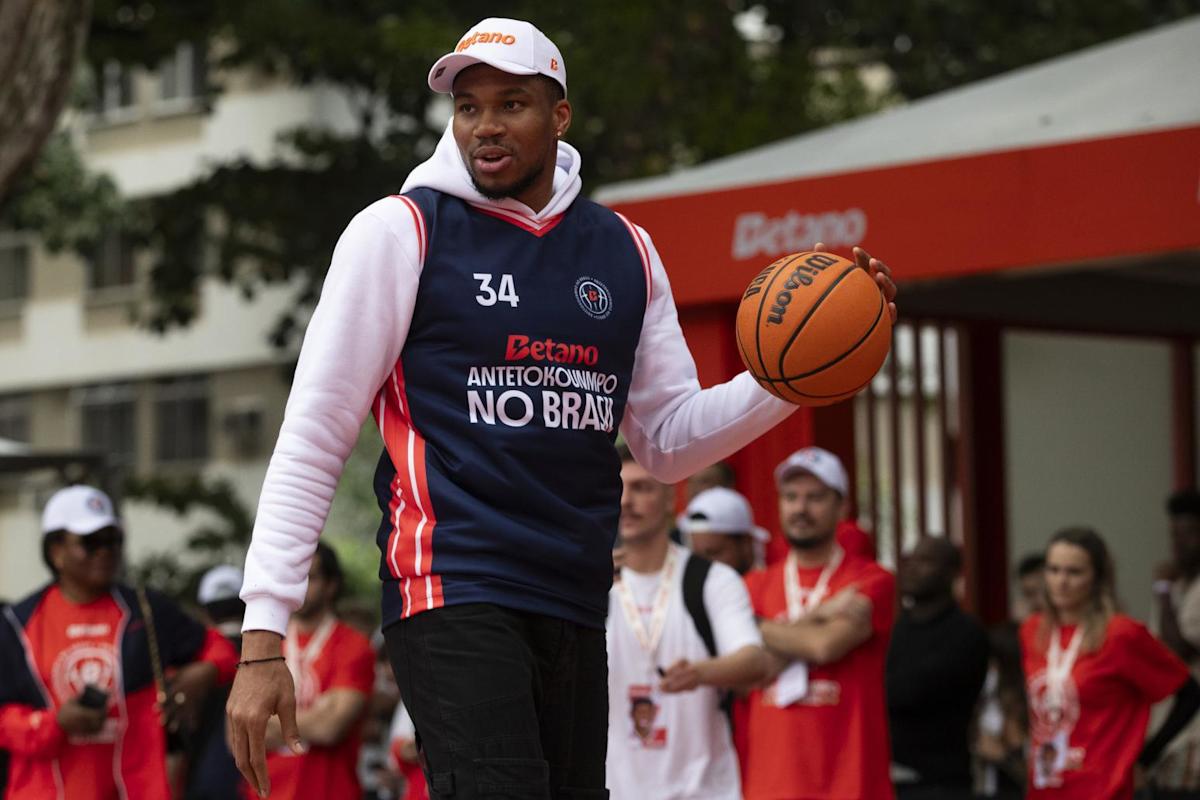 その他 GIANNIS ANTETOKOUNMPO Giannis Antetokounmpo quebra recorde na NBA e lidera estatísticas