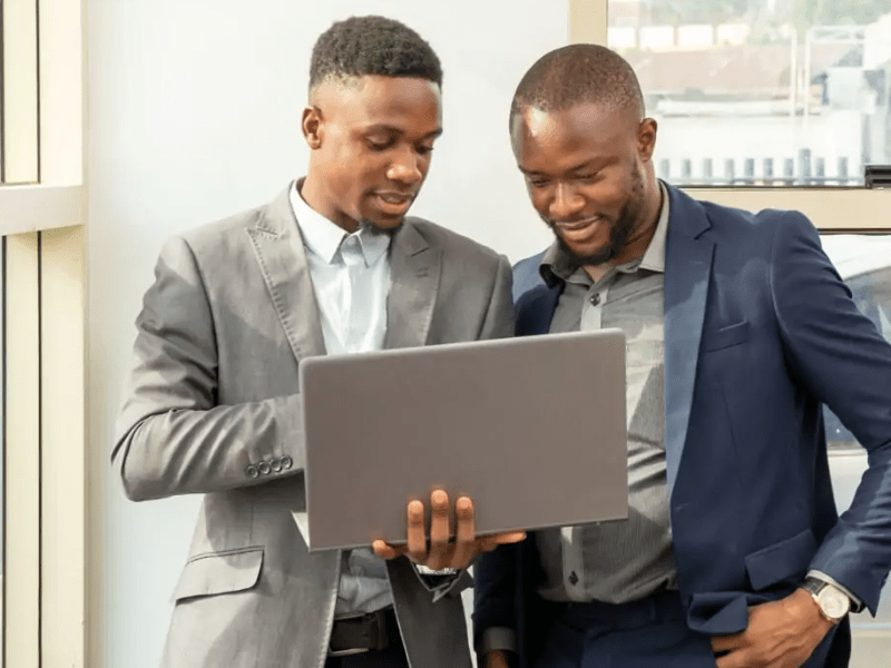 MOVER oferece mais de 60 mil bolsas de estudos para profissionais negros em todo o&nbsp;Brasil