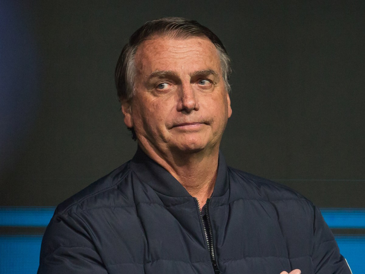 Bolsonaro é preso após tentar romper tornozeleira&nbsp;eletrônica