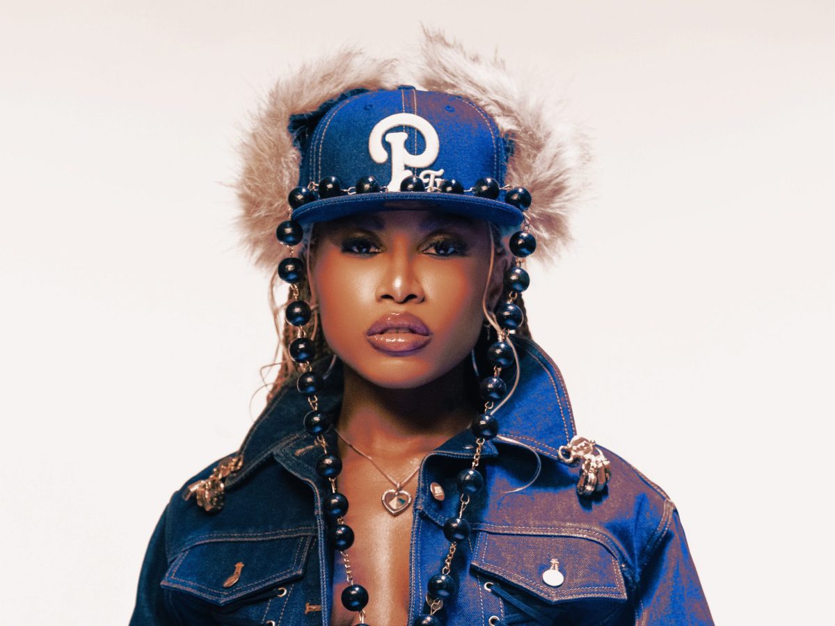 Ebony lança “Dona de Casa” e antecipa a versão deluxe de “KM2”