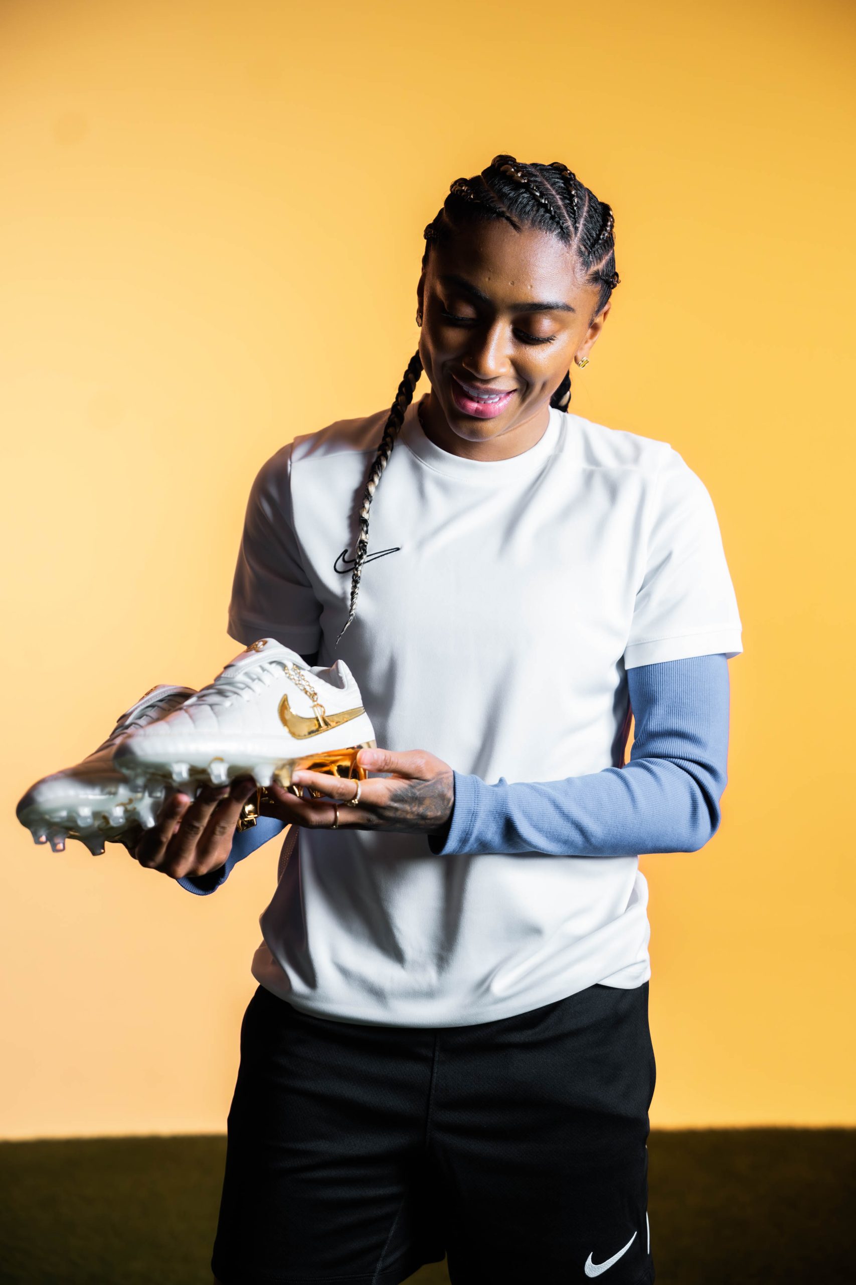 Nike relança a clássica Tiempo Legend “Touch of Gold” eternizada