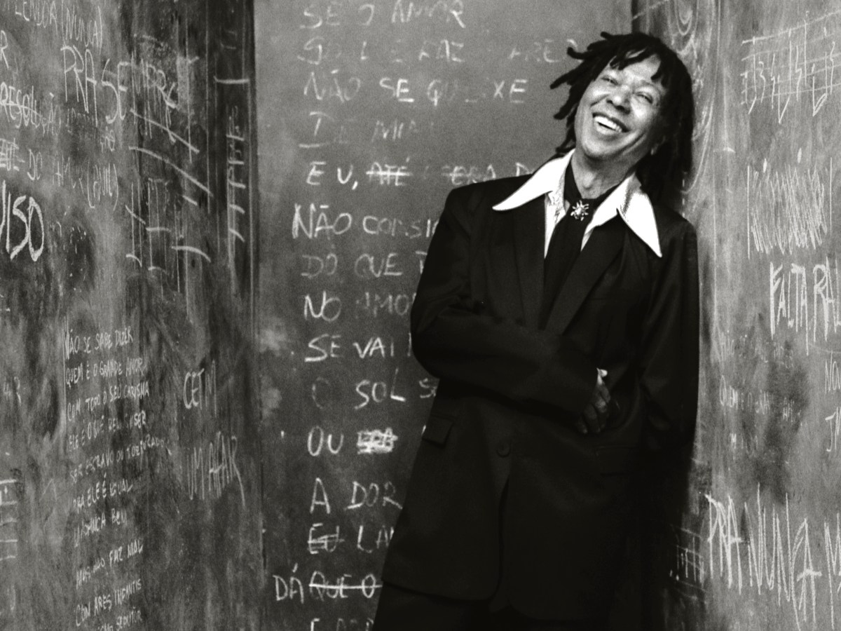 Djavan completa 77 anos sendo o artista de MPB mais ouvido nas plataformas&nbsp;digitais