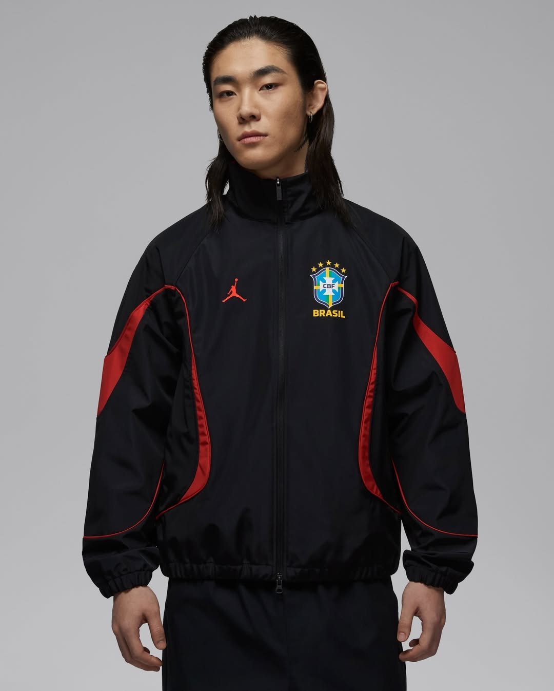 Após polêmica da camisa vermelha, Jordan e CBF se unem em coleção