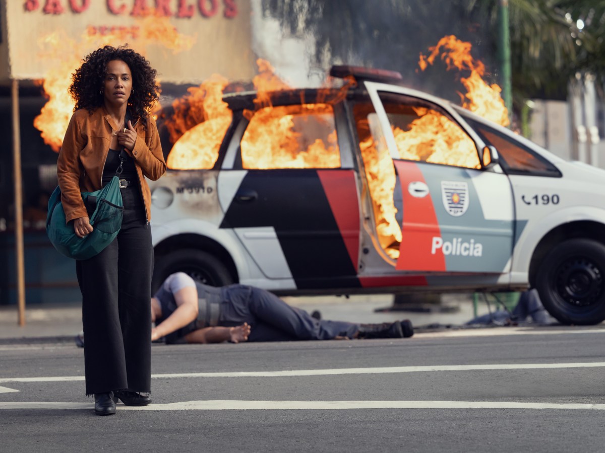 Netflix aposta em ação e tensão nas primeiras imagens de ‘Salve Geral: Irmandade’, que estreia em 11 de&nbsp;fevereiro