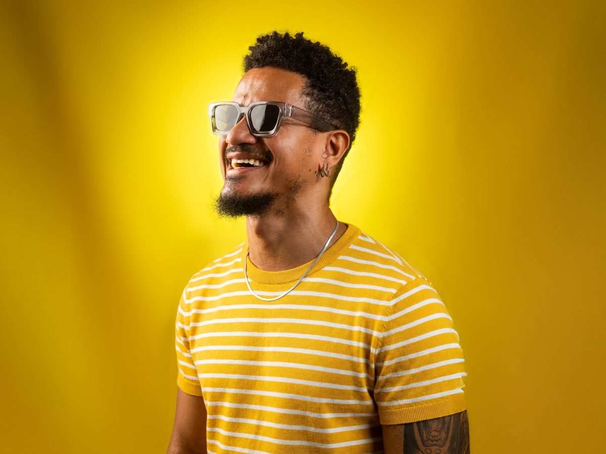 Zé Manoel estreia “Do Sambalanço ao Pagode 90” no Sesc Pinheiros 