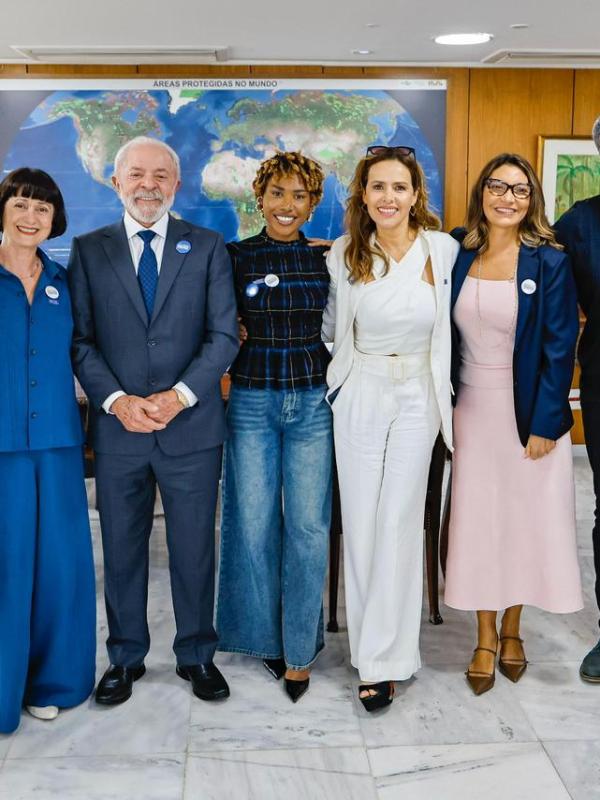 Ebony ocupa o Palácio do Planalto com o hip-hop em ato contra o&nbsp;feminicídio