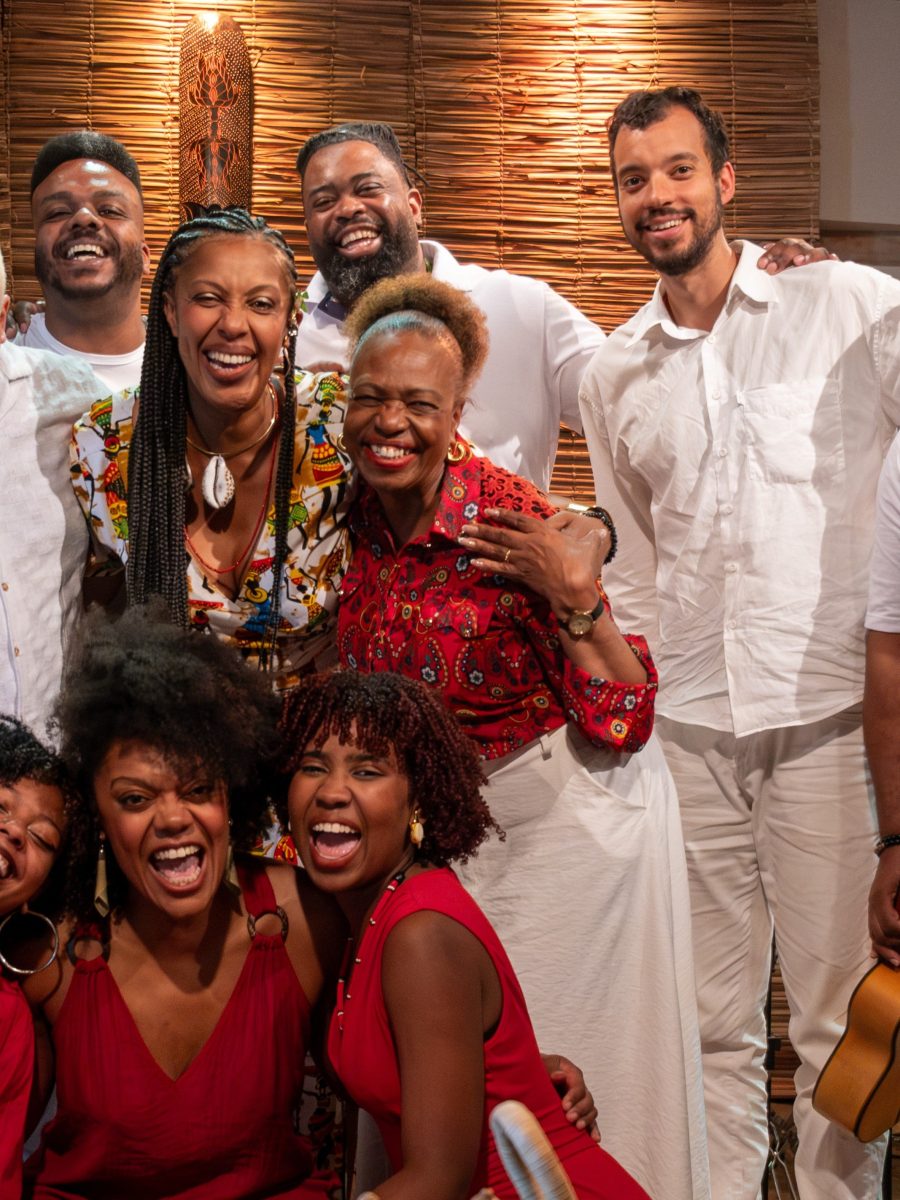 Kennya Macedo apresenta o EP “Baianas Teimosas”, convidando Samba da Madrinha Eunice e Sahra Brandão 