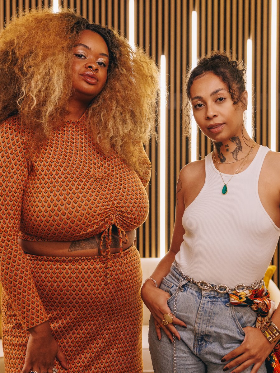 Tássia Reis e Alt Niss contam no RE-VERSO, na Podpah Records, como o álbum ANTI, da Rihanna, marcou suas&nbsp;vidas