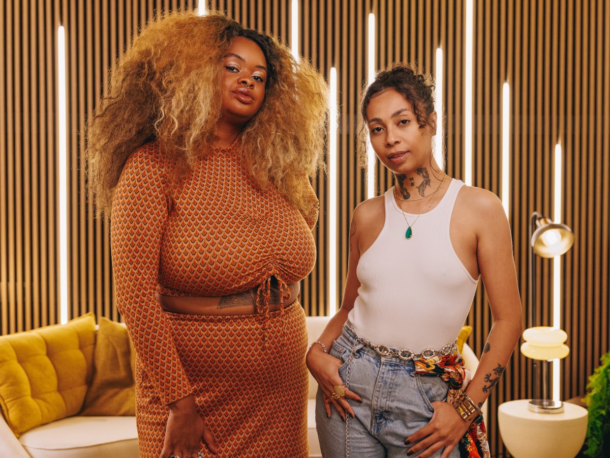 Tássia Reis e Alt Niss contam no RE-VERSO, na Podpah Records, como o álbum ANTI, da Rihanna, marcou suas&nbsp;vidas