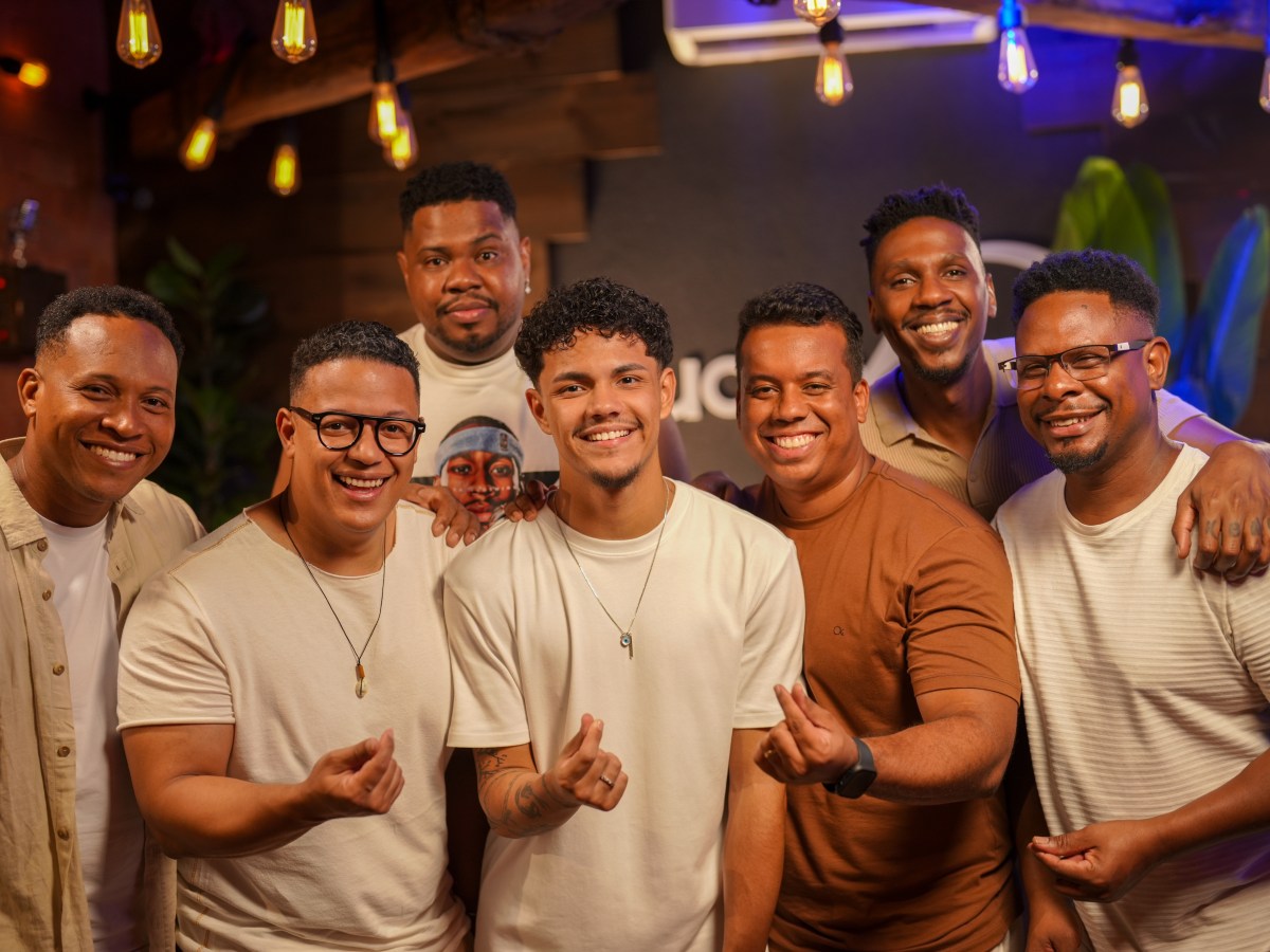 Sambarylove lança single “Quando Falta em Casa” e marca nova fase autoral do&nbsp;grupo