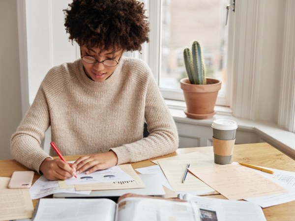 10 mil vagas gratuitas: MOVER e a Cogna Educação prorrogam inscrições para cursos voltados à população&nbsp;negra