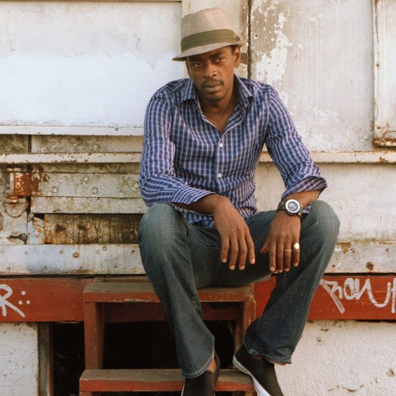 Seu Jorge lança nesta sexta-feira “The Other Side”, álbum desenvolvido ao longo de 16 anos com Mario Caldato&nbsp;Jr.