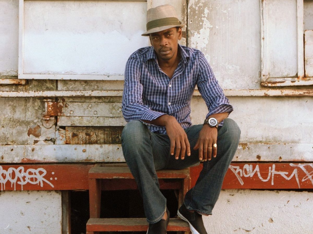 Seu Jorge lança nesta sexta-feira “The Other Side”, álbum desenvolvido ao longo de 16 anos com Mario Caldato&nbsp;Jr.